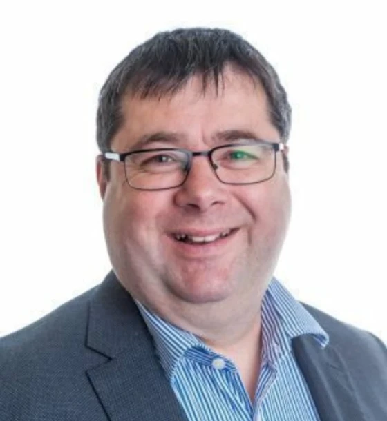 Headshot of Andrew Spencer