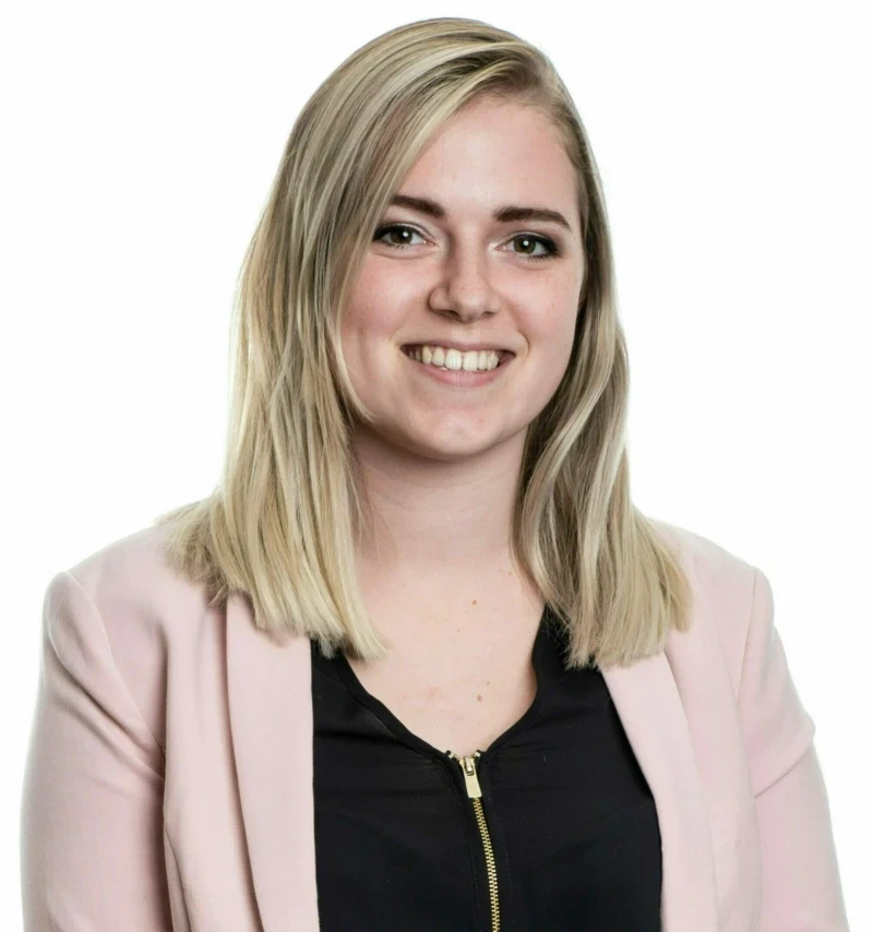 Headshot of Harriet Hollyman