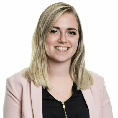 Headshot of Harriet Hollyman
