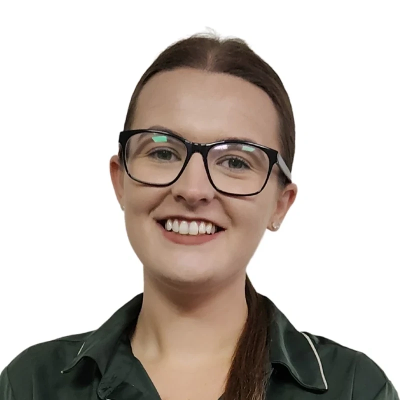 Headshot of Lauren-Chelsie Kuhl